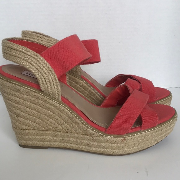 Beautiful Steve Madden Heels - Picture 3 of 6